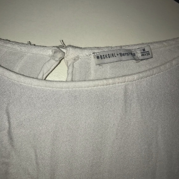 White blouse - Picture 4 of 6